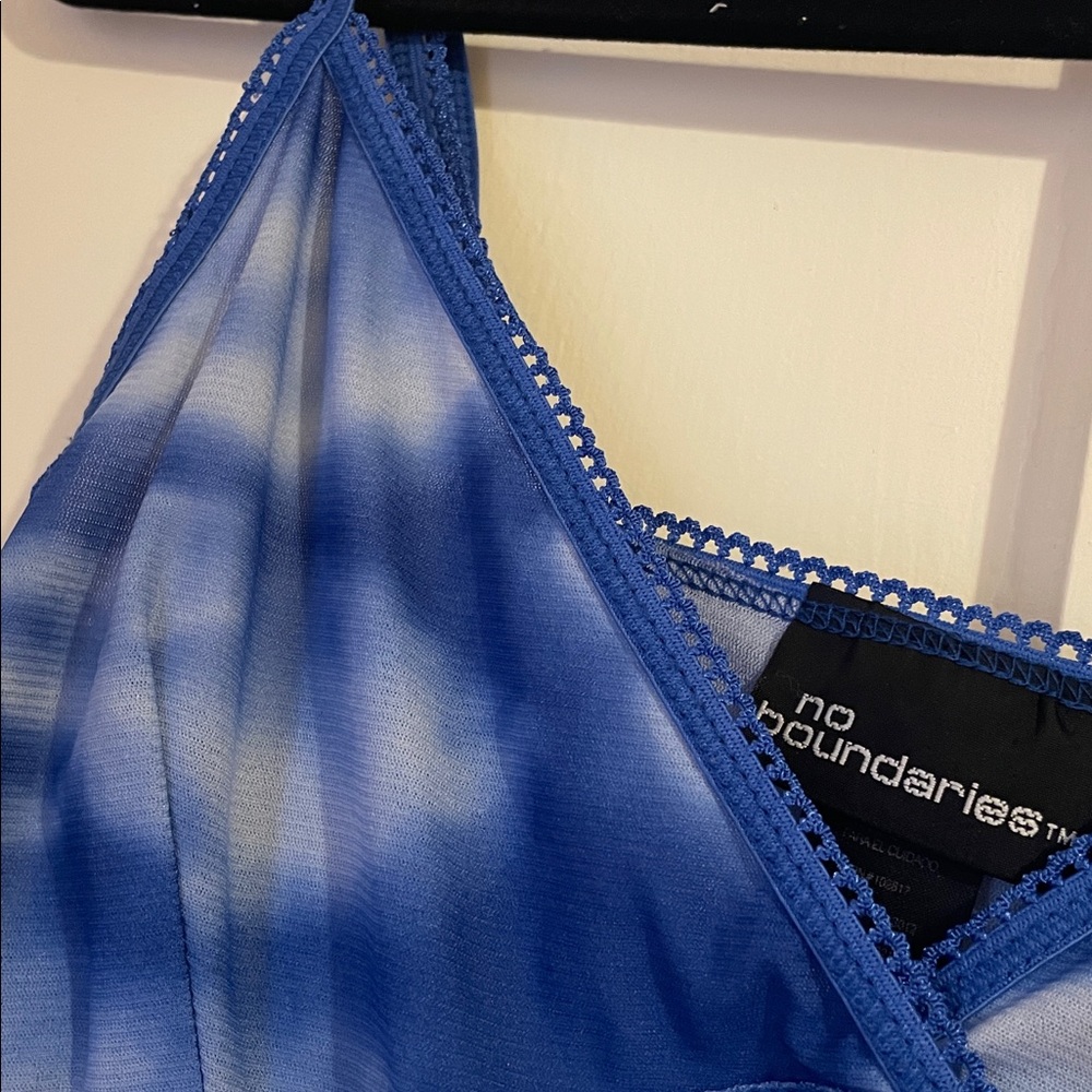 No Boundaries Blue Cloud Tie-Dye V-Neck Cami - Picture 4 of 7